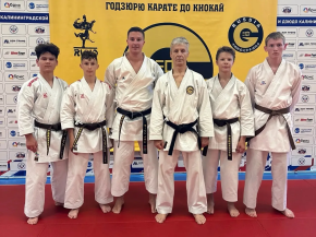 Каратисты из Лобни получили черные пояса