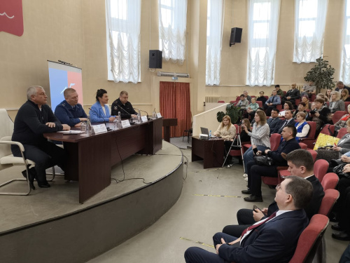 Депутаты приняли участие в общегородском совещении