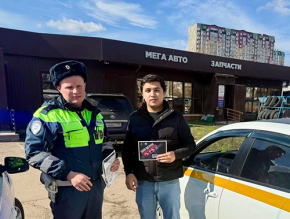 Госавтоинспекторы Лобни напомнили жителям о важности использования ремней безопасности при поездках в автотранспорте