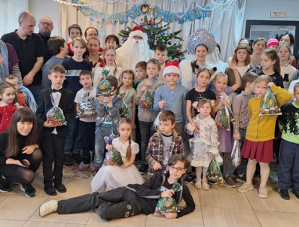 Воспитанников и подопечных Филаретовского храма в Лобне поздравили с Рождеством