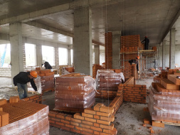 Продолжается строительство поликлиники на 600 посещений в смену