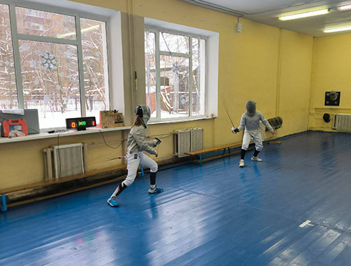 Азарт и дисциплина: в лобненской «Академии спорта» прошла открытая тренировка по фехтованию