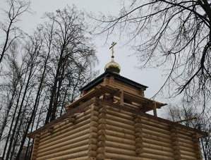 В парке Киово в Лобне завершается строительство часовни с закрытой купелью