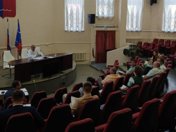 Работа в депутатских комиссиях продолжается