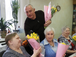 Председатель городского Совета депутатов поздравил общественников