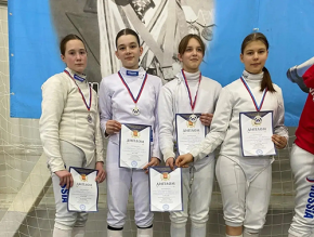 Фехтовальщица из Лобни завоевала серебро на Всероссийском турнире «Окские клинки»