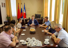 В Лобне продолжают вручать ключи от квартир детям-сиротам