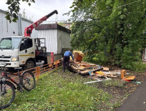 В Лобне продолжается демонтаж незаконных торговых объектов
