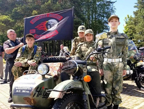 Лобненские волонтеры приняли участие в акции «Честь имею»