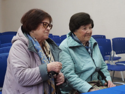  Депутаты городского Совета  ведут прием населения