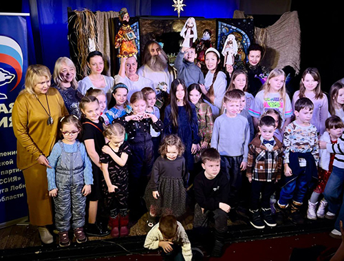 В театрах Лобни встретили Рождество