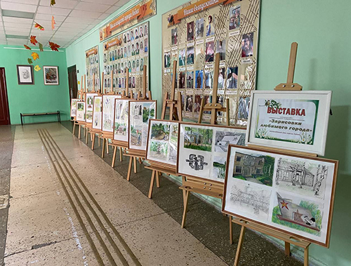 В Лобне открылась выставка пленэрных работ юных художников ко Дню города