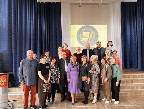 В Лобне прошла творческая встреча юных поэтов с писателями