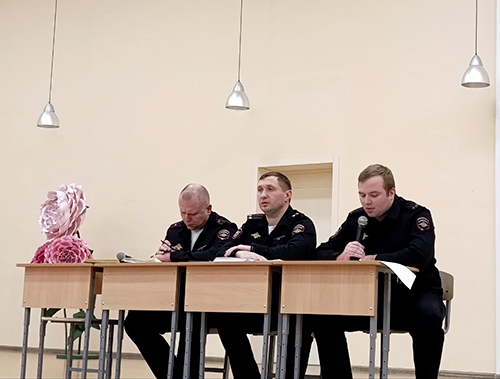 В Лобне участковые уполномоченные полиции отчитались о проделанной работе за 2025 год 