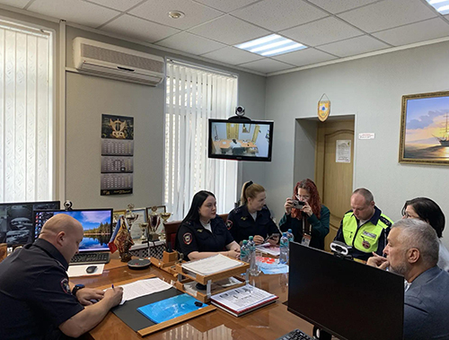 Госавтоинспекторы Лобни напомнили жителям о безопасности детей на дорогах