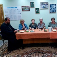 В "Лобненском КЦСОН" настоятель храма Покрова Пресвятой Богородицы провёл беседу с подопечными на тему Брак, дети, семья В "Лобненском КЦСОН" настоятель храма Покрова Пресвятой Богородицы провёл беседу с подопечными на тему Брак, дети, семья