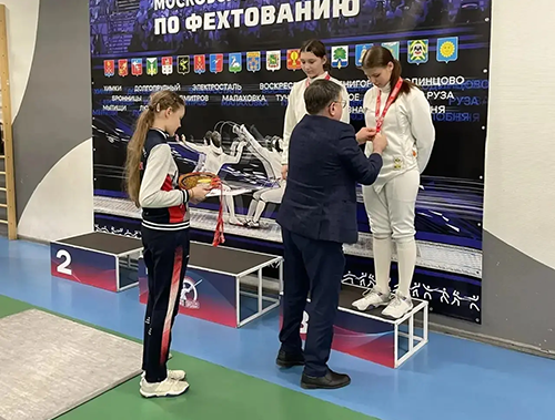 Юные фехтовальщики из Лобни завоевали золото и бронзу на Первенстве Московской области