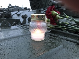 Акция "Свеча памяти" пройдет сегодня в 20:30 у мемориала "Звонница"